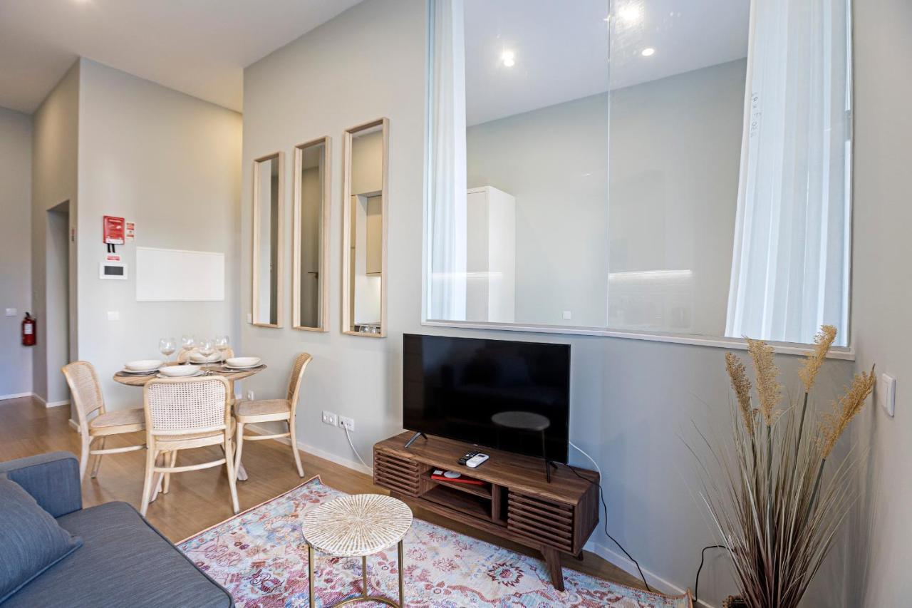 31 Janeiro 157 - Stylish 1Br W/ Ac & Balcony By Lovelystay Porto Exterior photo